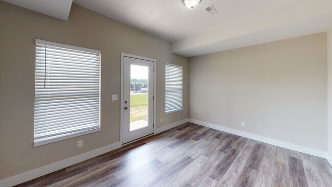 Building Photo - 2309 Anderson Rd