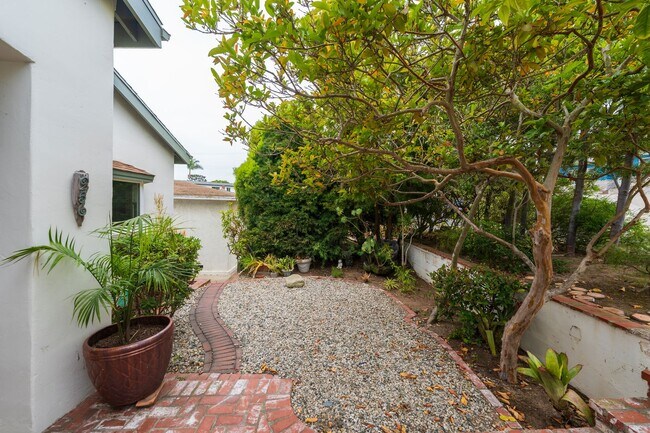 Building Photo - One-of-a-Kind Riviera Home Backing to El R...