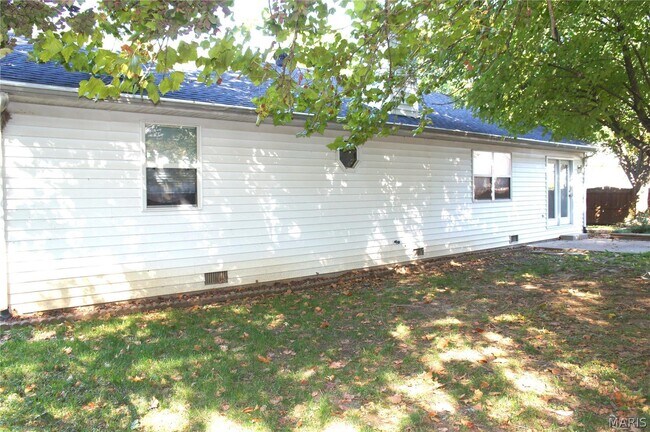Building Photo - 1631 Thunderbird Ln