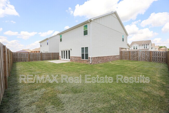 Building Photo - 2011 Wildflower Dr