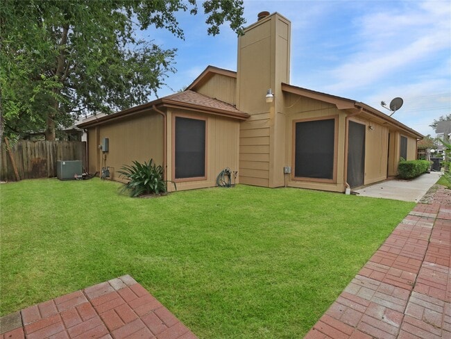 Building Photo - 3413 Benfield Dr