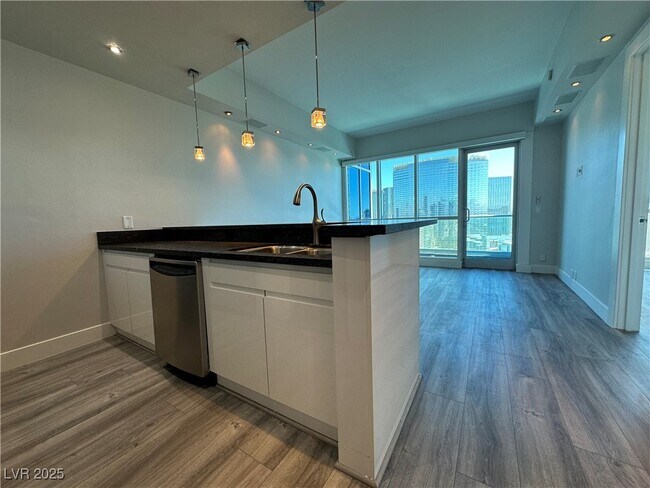 Building Photo - 4575 Dean Martin Dr