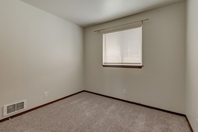 Building Photo - 1445 NW Elwha St