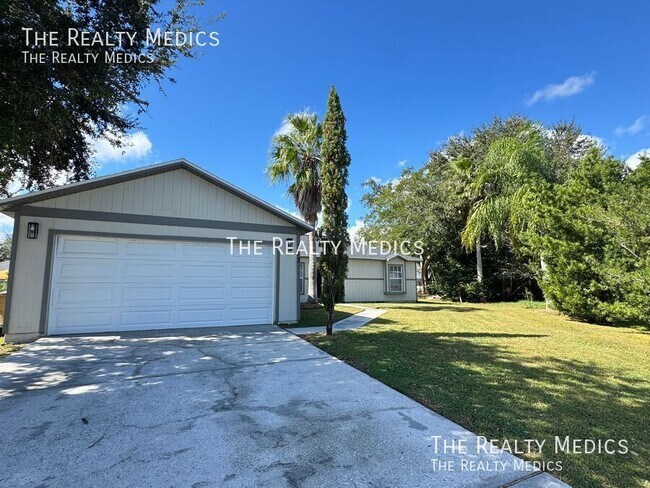 Building Photo - 313 Azincourt Ln