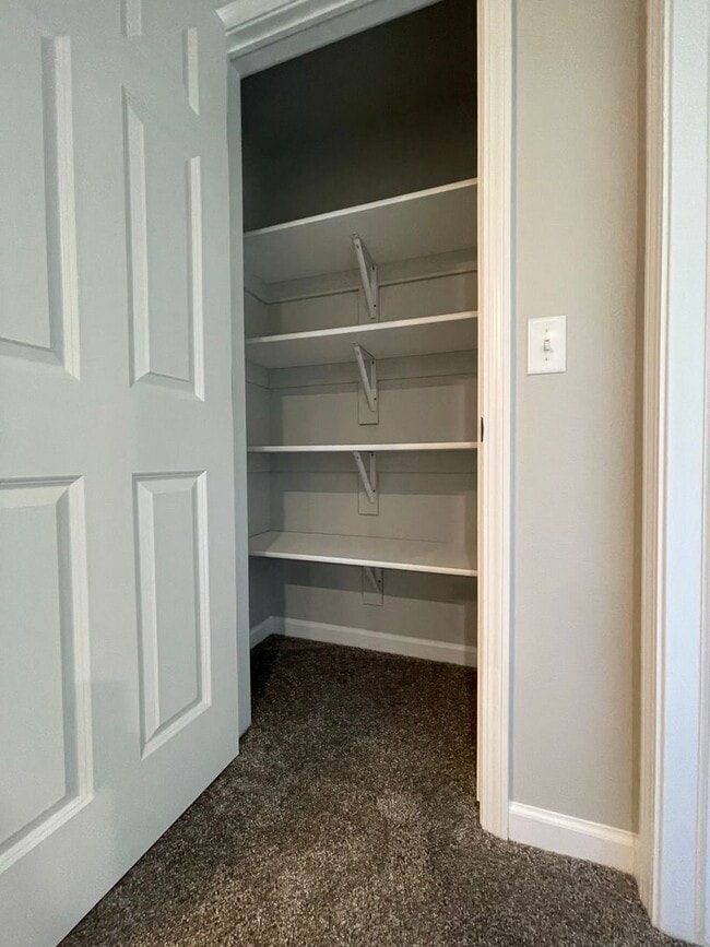 Building Photo - Modern Designed Home with Second Family Room