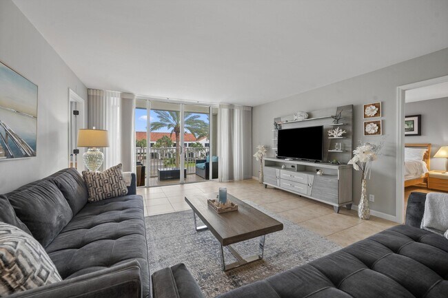 Building Photo - 2860 S Ocean Blvd