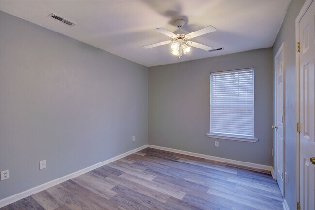 Building Photo - Call Sabrina Thomas Office at 757-767-0767...