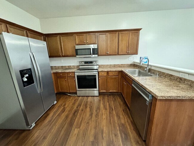 Building Photo - Beautiful 4 Bedroom in Kearney Ridge