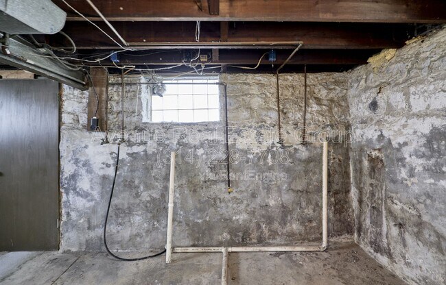 Building Photo - 5021 Ray Ave