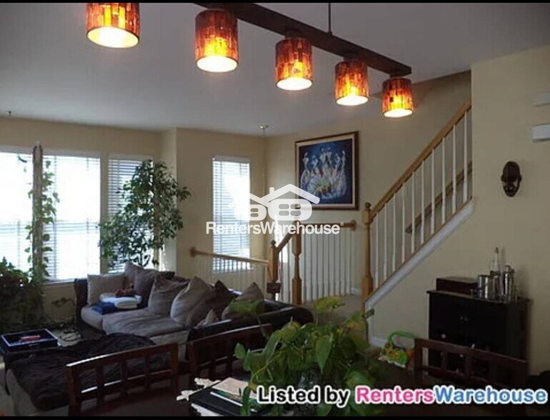 Building Photo - 2571 Vireo Ct