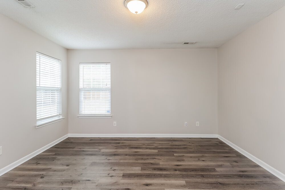 Building Photo - 15123 De Havilland Dr