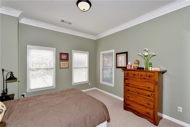 Building Photo - 265 Windsor Gate Cove NE