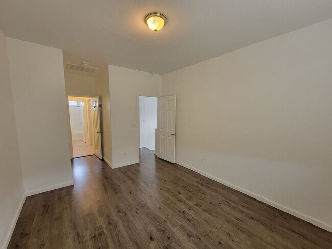 Building Photo - AWESOME HEDERSON GATED COMMUNITY TWO STORY