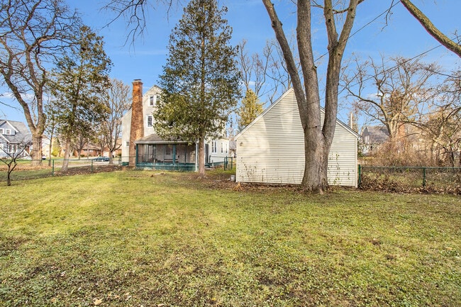 Building Photo - 5 Wenonah Dr