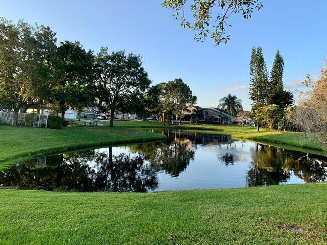 Building Photo - 2712 Stone Oak Dr