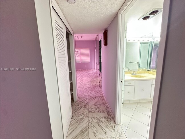 Building Photo - 18051 Biscayne Blvd