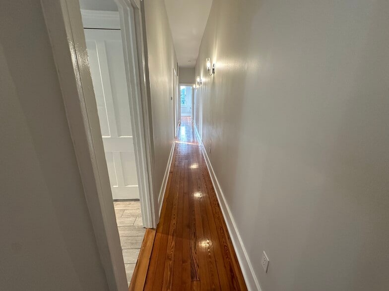 Hallway - 5520 Loyola Ave