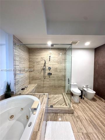 Building Photo - 16001 Collins Ave