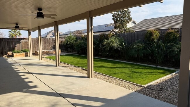 Building Photo - Gorgeous Move-In Ready Home by Frontier High School