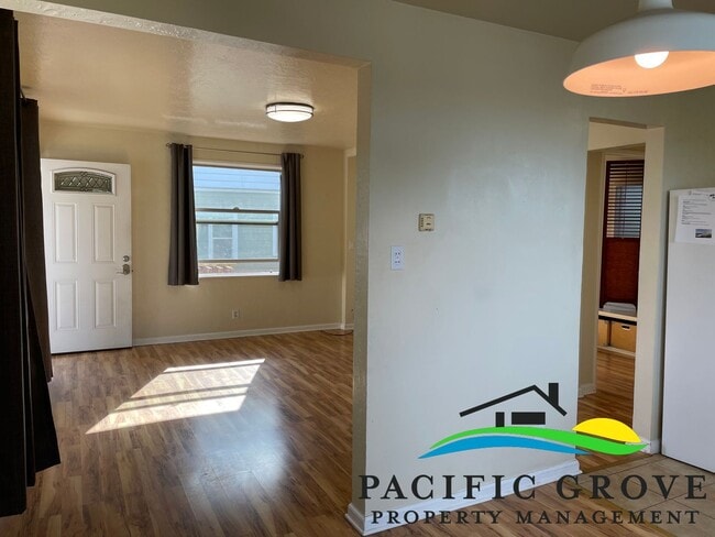 Building Photo - Available Soon! Two Bedroom with Bonus Room in Pacific Grove!