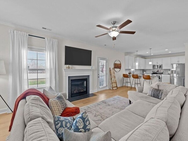 Building Photo - Build Equity While Leasing - Lease and Own...