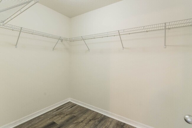 Building Photo - Turnkey 3-bed, 2-bath home with a 2-car garage Single Family Home