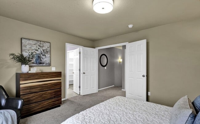 Building Photo - Beautiful 4 Bedroom Home in Desirable Willamette Landing!!