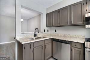Building Photo - 9432 Cypress Ln