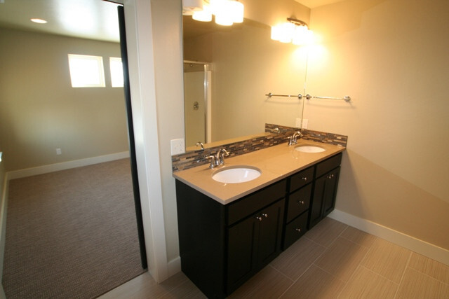 Building Photo - Leeward Court