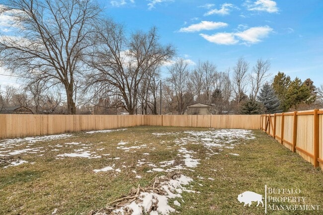 Building Photo - Charming Parker Home for Rent – Rustic Character Meets Modern Comfort!