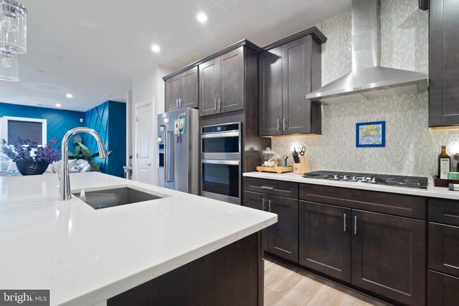 Building Photo - 102 St Ives Pl