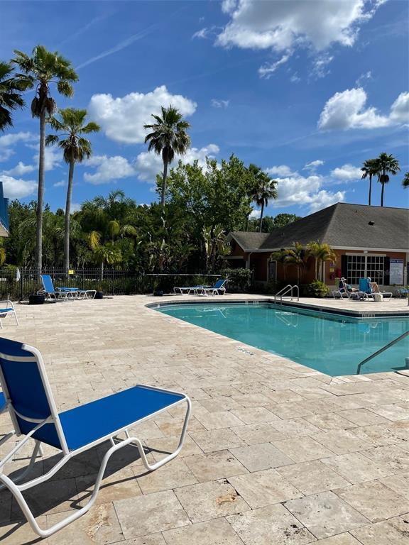 Building Photo - 1909 Summer Club Dr