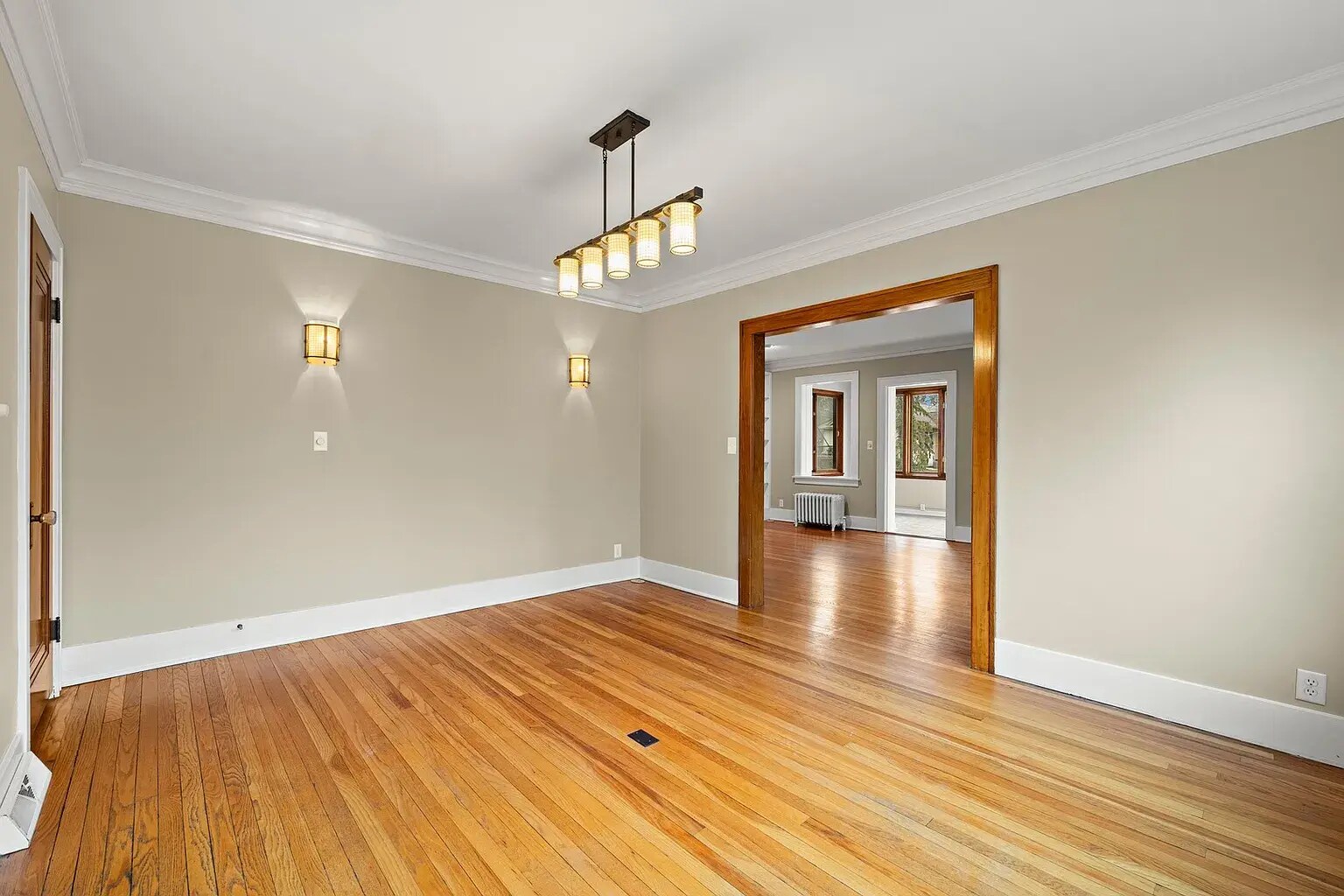 Building Photo - 82 S Williams St