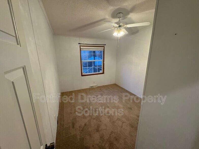 Building Photo - 1980 Bethania-Rural Hall Rd