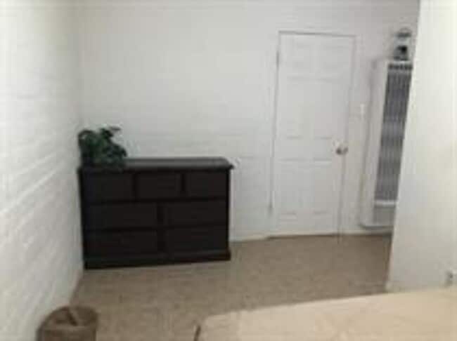 Building Photo - 7153 Elm Ave