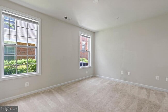 Building Photo - 23235 Milltown Knoll Square