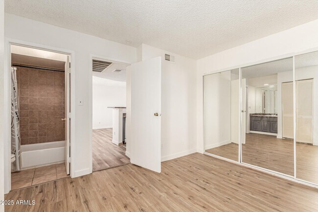 Building Photo - 3601 W Tierra Buena Ln
