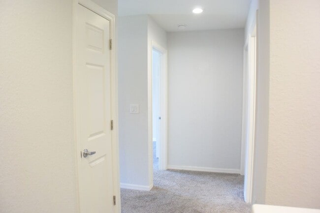 Building Photo - 1213 Grantham Dr