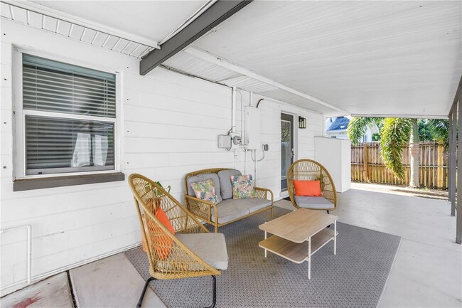 Building Photo - 2621 17th Ave N