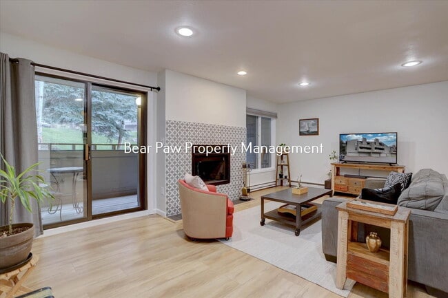Building Photo - Charming 2-Bedroom Condo in Genesee!