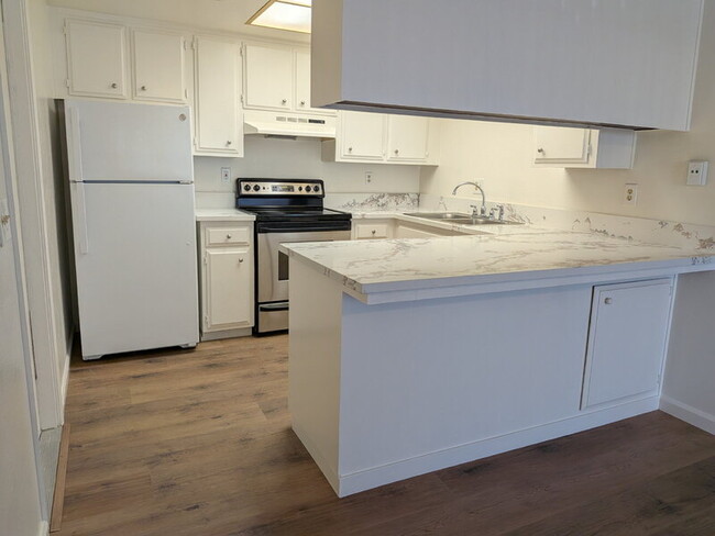 Building Photo - 9279 Corinthian Cir