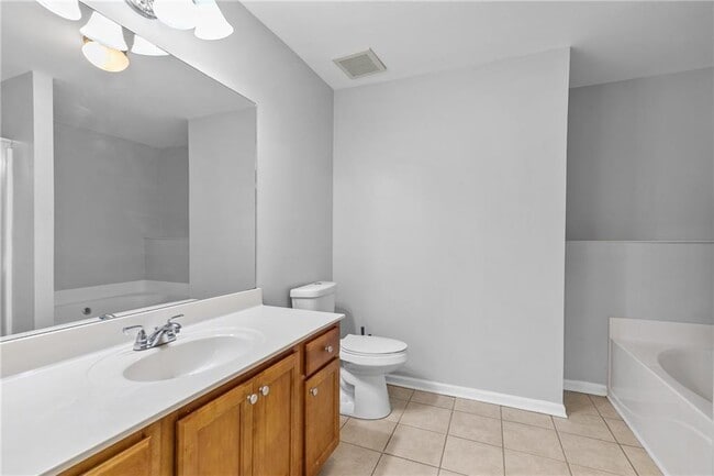 Building Photo - 3044 Lauren Parc Rd