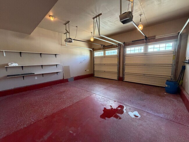 Building Photo - 84 E 300 N