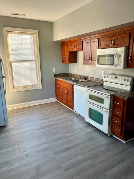 Building Photo - 908 Franklin Rd SW