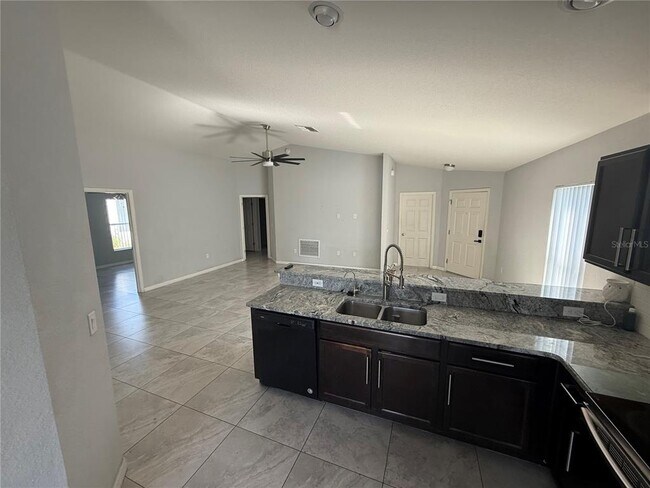 Building Photo - 2671 Sanderling St
