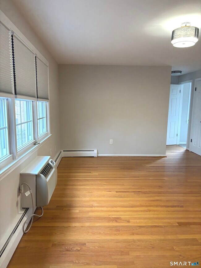 Building Photo - 17 Brickyard Rd