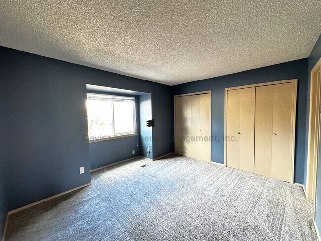 Building Photo - Cozy Updated 2 Bedroom Townhouse Near UCCS