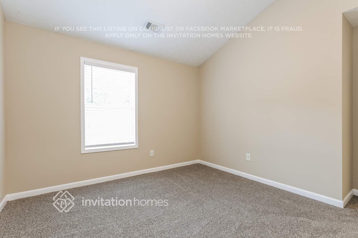 Building Photo - 270 Valley View Dr