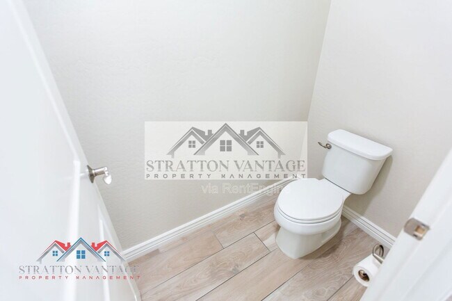 Building Photo - 5100 E Rancho Paloma Dr