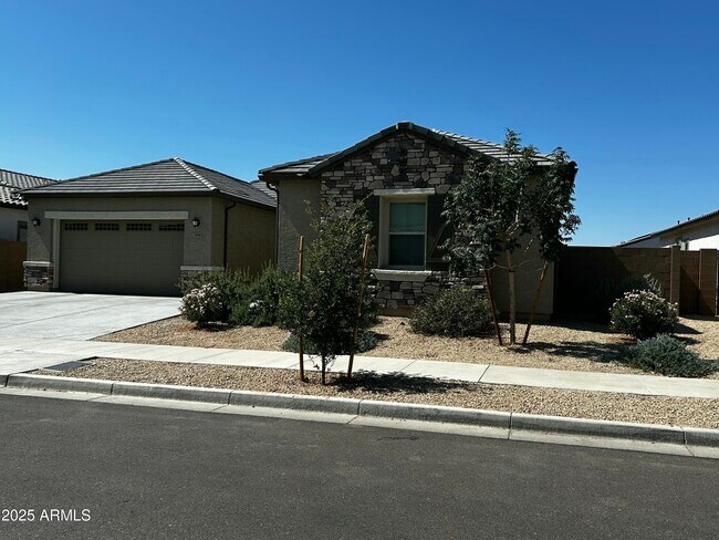 Building Photo - 3940 W Hayduk Rd